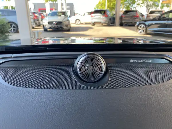 VOLVO S90 (18/23)
