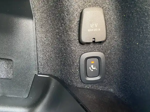 VOLVO S90 (22/23)