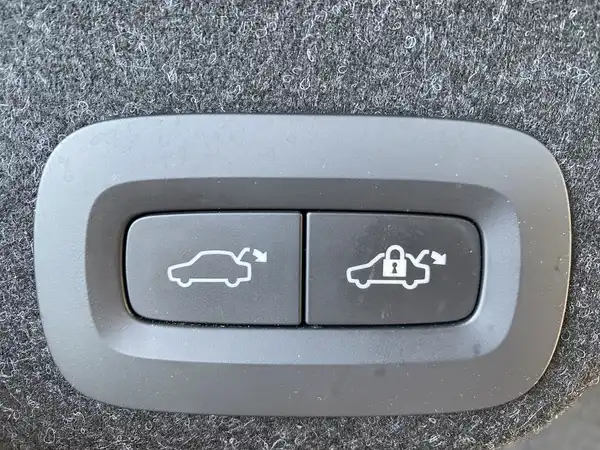 VOLVO S90 (23/23)