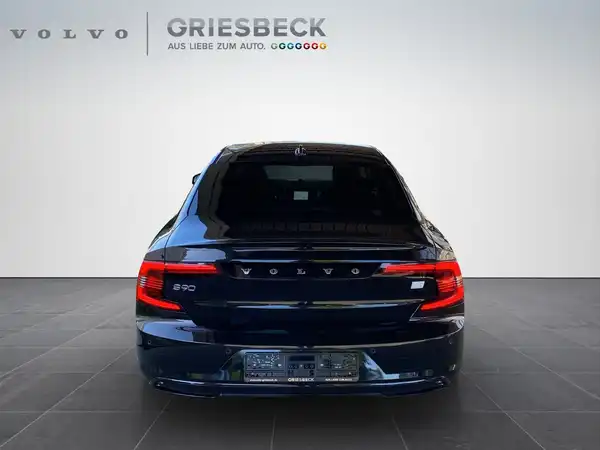 VOLVO S90 (4/23)