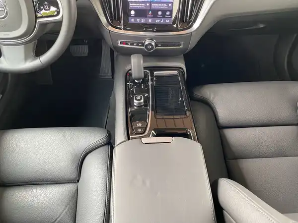 VOLVO V60 (9/22)