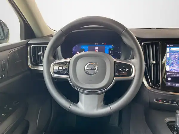 VOLVO V60 (10/22)