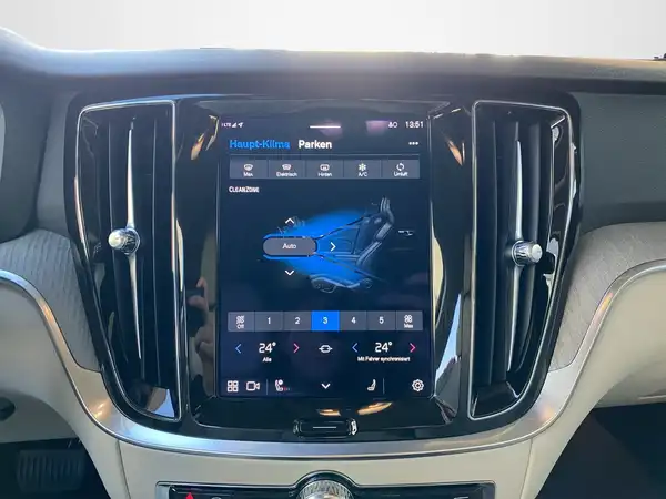 VOLVO V60 (12/23)