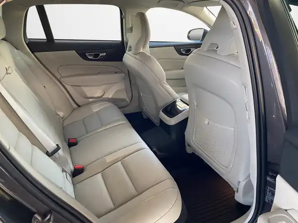 VOLVO V60 (14/23)