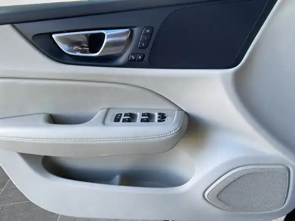 VOLVO V60 (18/23)