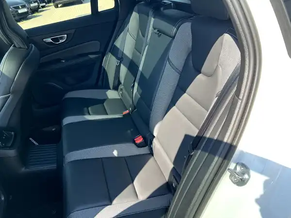 VOLVO V60 (15/28)