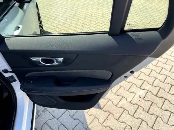 VOLVO V60 (16/28)