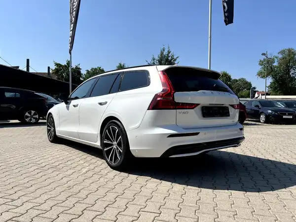 VOLVO V60 (3/28)