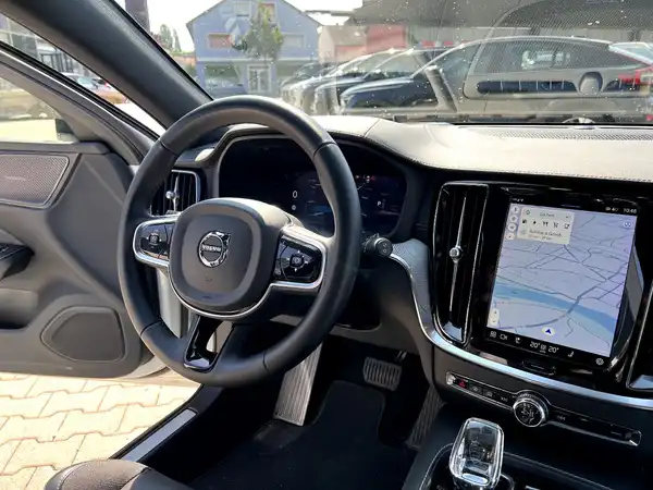 VOLVO V60 (26/28)