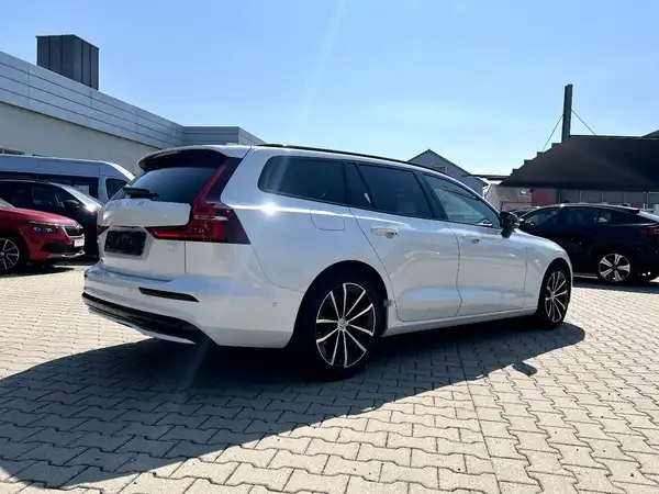 VOLVO V60 (4/28)