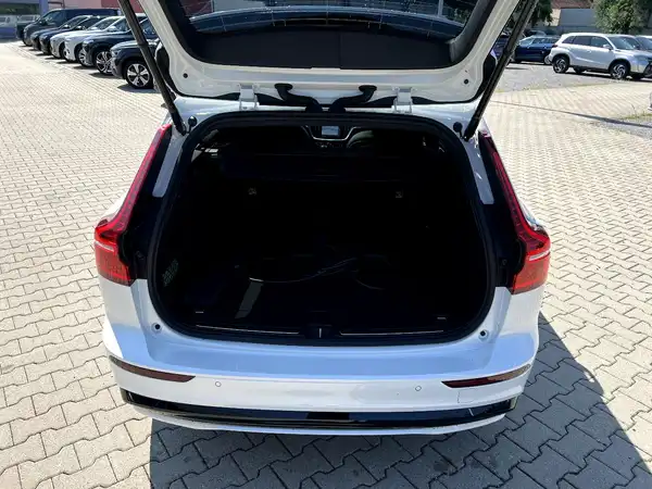 VOLVO V60 (7/28)