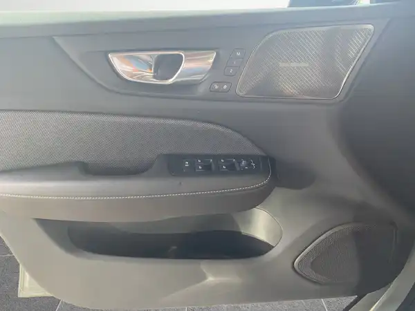 VOLVO V60 (17/22)