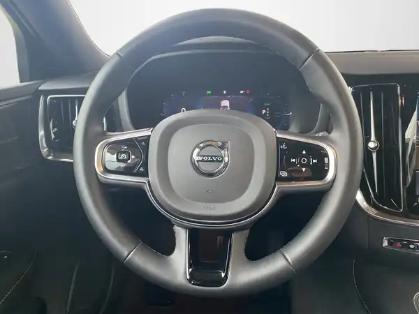 VOLVO V60 (10/22)