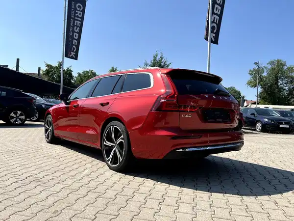 VOLVO V60 (2/28)