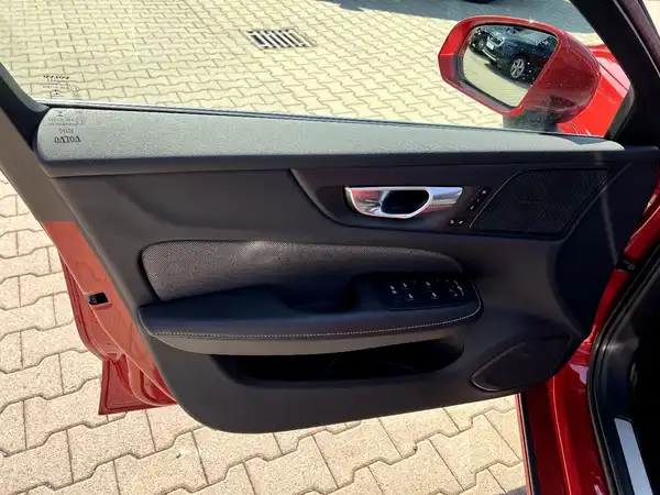 VOLVO V60 (11/28)