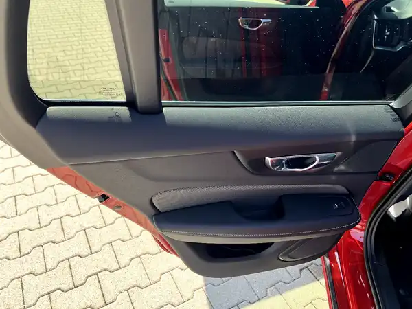 VOLVO V60 (13/28)