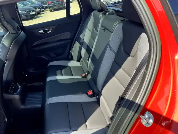 VOLVO V60 (14/28)