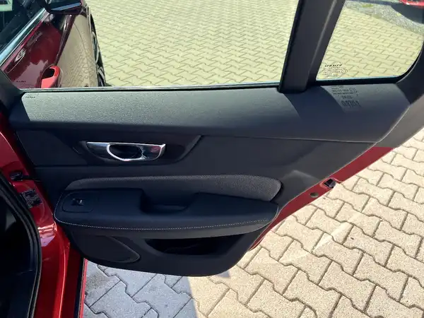 VOLVO V60 (16/28)