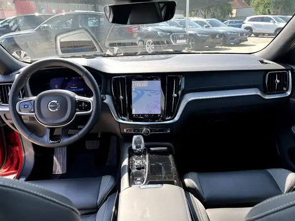 VOLVO V60 (20/28)