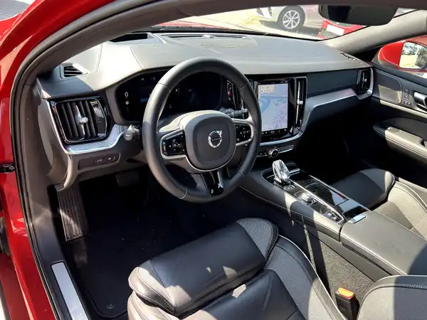 VOLVO V60 (10/28)