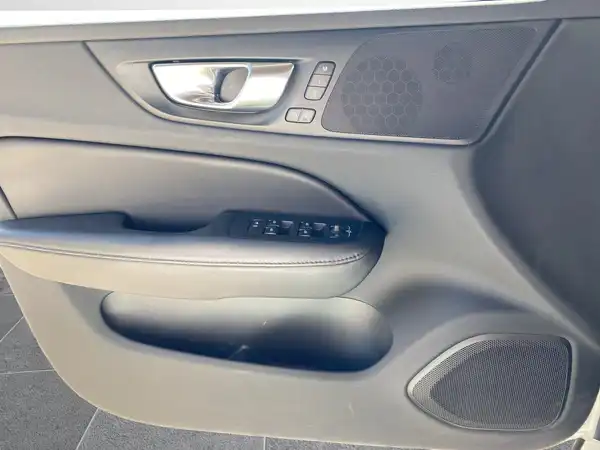VOLVO V60 (17/20)