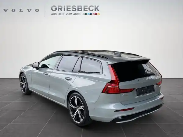 VOLVO V60 (3/23)