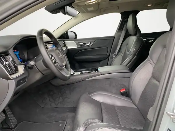 VOLVO V60 (7/23)