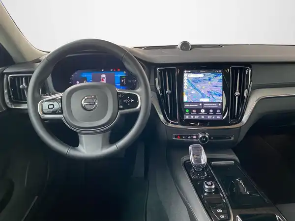 VOLVO V60 (8/23)