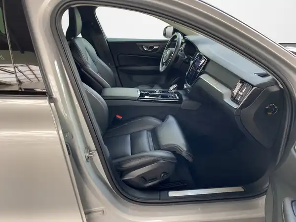 VOLVO V60 (12/20)