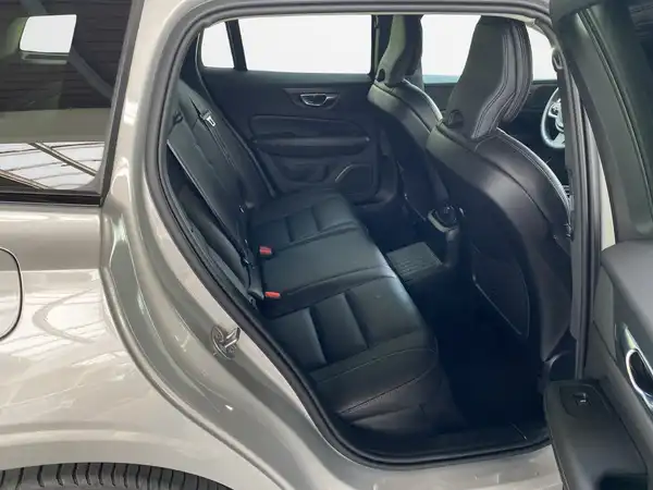 VOLVO V60 (13/20)