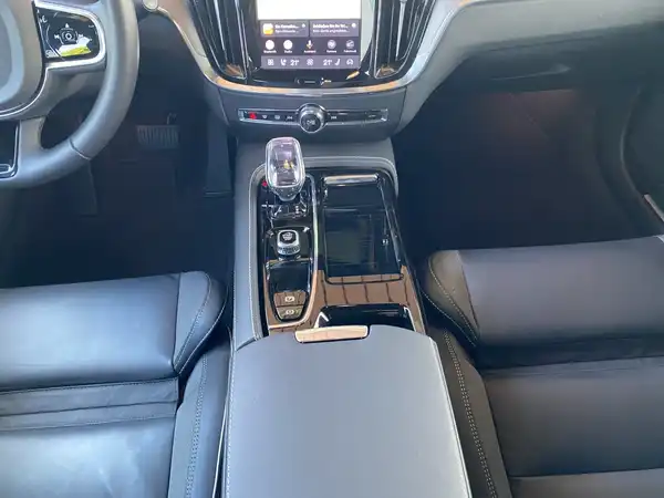 VOLVO V60 (9/22)