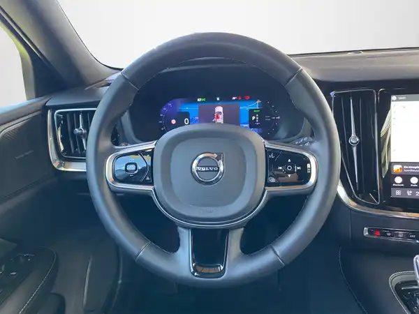 VOLVO V60 (10/22)