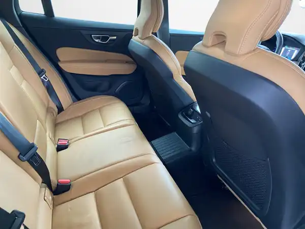 VOLVO V60 (13/22)