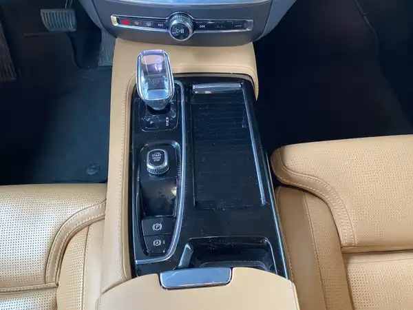 VOLVO V60 (9/22)