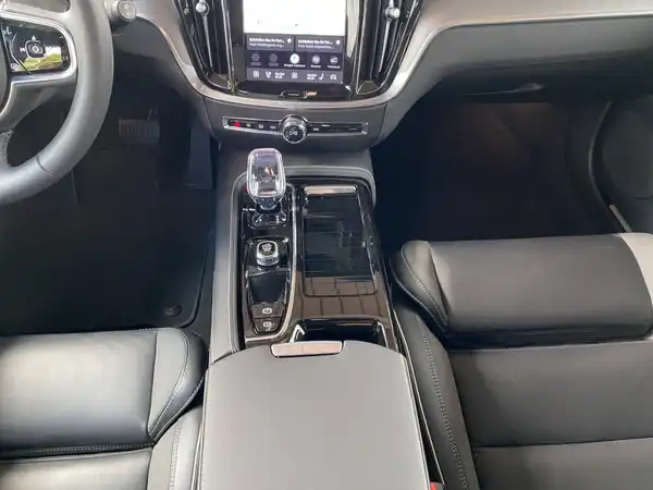 VOLVO V60 (9/22)