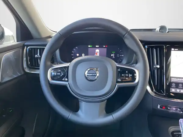 VOLVO V60 (10/22)