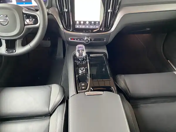 VOLVO V60 (9/21)