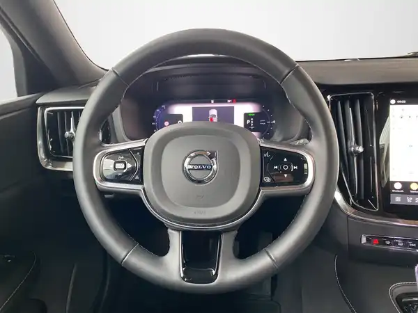 VOLVO V60 (10/21)