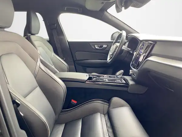 VOLVO V60 (12/22)