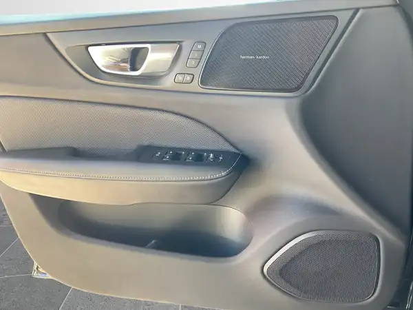 VOLVO V60 (17/22)