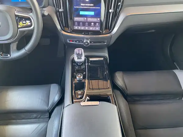 VOLVO V60 (9/22)