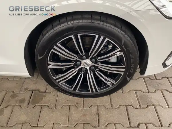 VOLVO V60 (8/20)