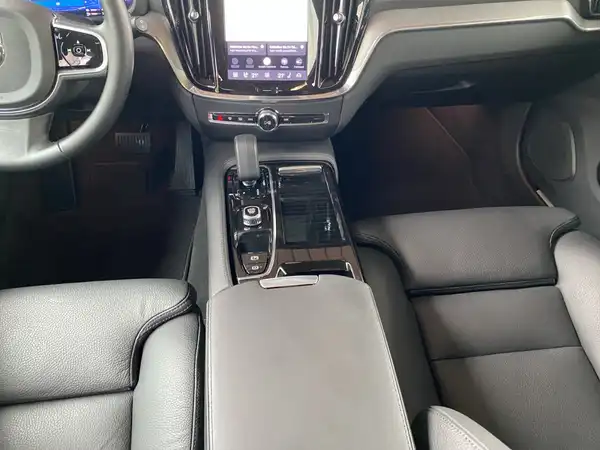 VOLVO V60 (9/21)