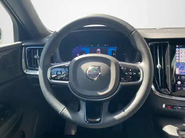 VOLVO V60 (10/22)