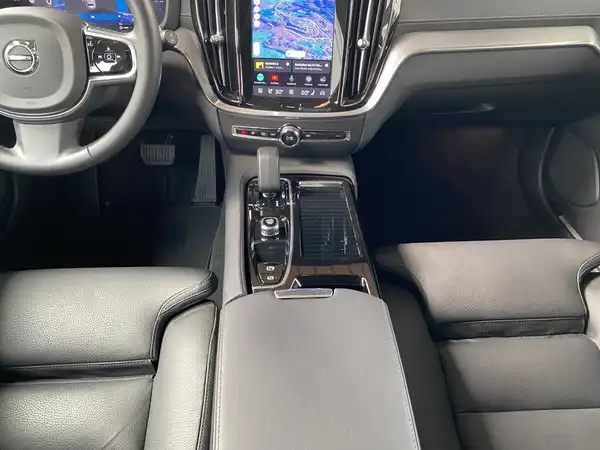 VOLVO V60 (9/23)