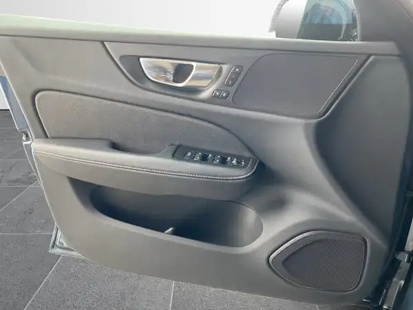 VOLVO V60 (17/22)