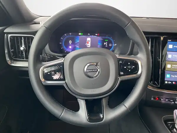 VOLVO V60 (10/22)