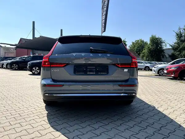 VOLVO V60 (2/27)