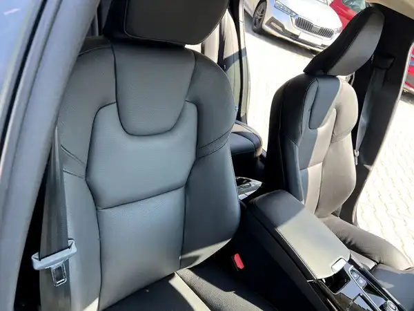 VOLVO V60 (23/27)