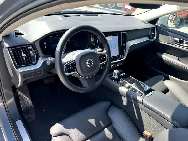 VOLVO V60 (10/27)